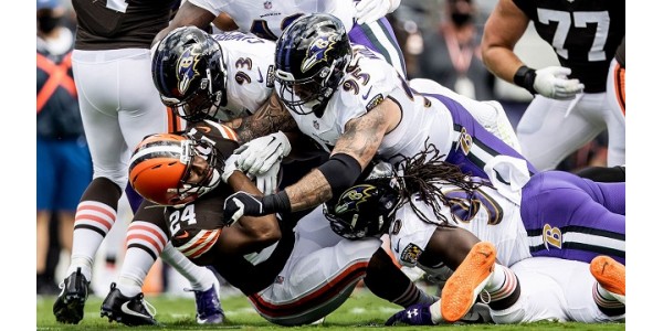 Les Ravens de Baltimore envisagent toujours de re-signer Lamar Jackson Les Ravens de Baltimore envisagent toujours de re-signer Lamar Jackson
